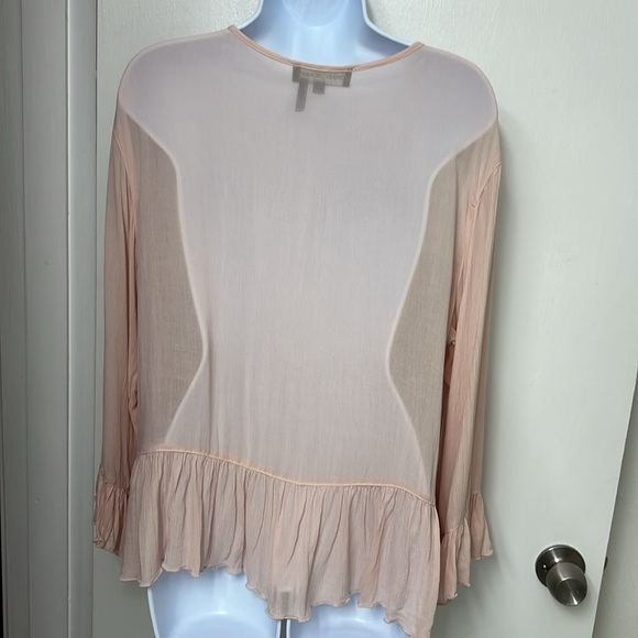120. DKNY JEANS Peasant blouse, 100% rayon, mauve colored, ruffled wrist & waist - Picture 5 of 11
